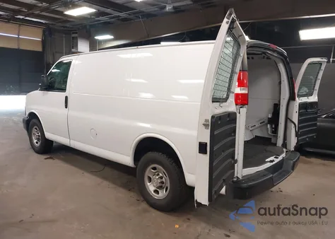 2018 Chevrolet Express 2500 Work Van from USA, damaged, VIN 1GCWGAFP1J1282015